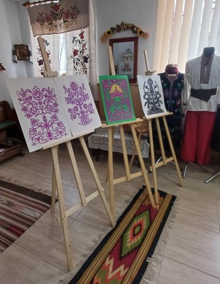 Персональна виставка "Великоднє витинанкове диво"
